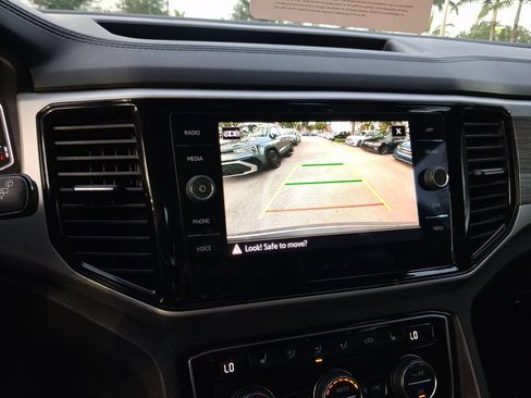 Certified 2022 Volkswagen Atlas Cross Sport SE AWD/4WD image 23