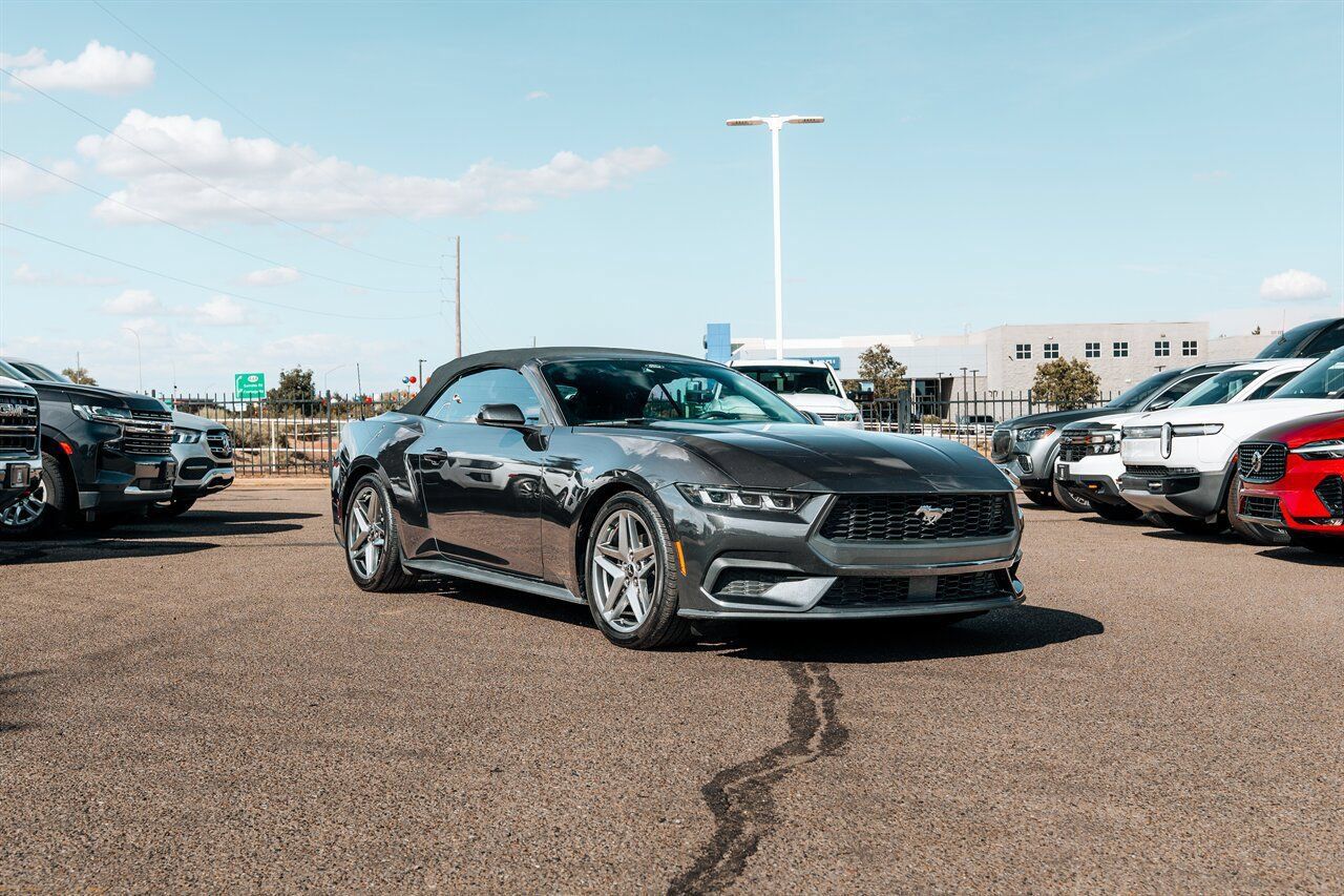 Used 2024 Ford Mustang Convertible RWD image 1