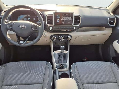 New 2025 Hyundai Venue Limited image 9