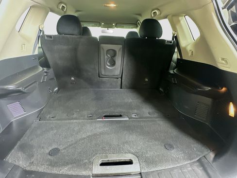 Used 2016 Nissan Rogue S w/ Appearance Package FWD image 27