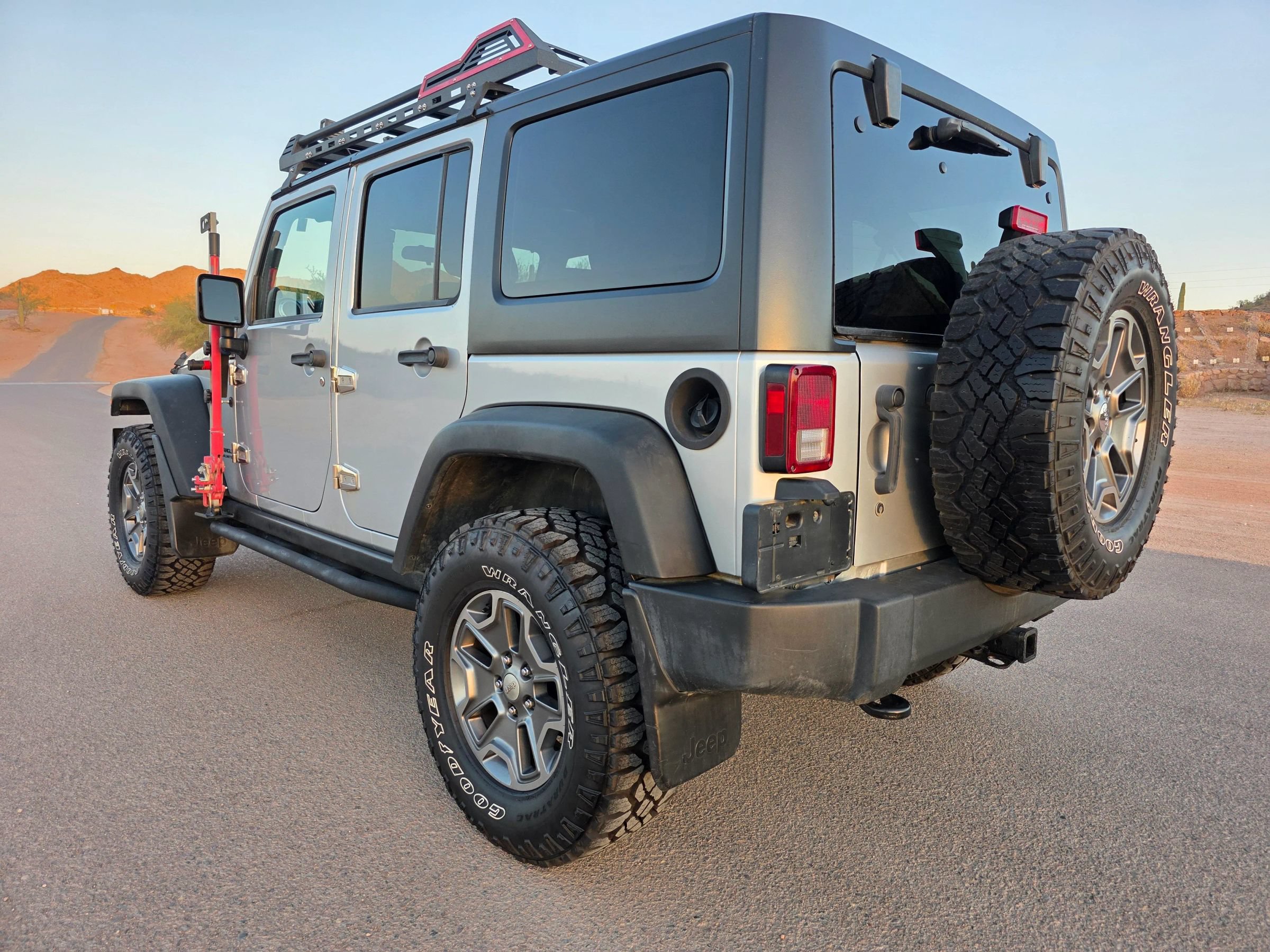 Used 2012 Jeep Wrangler Unlimited Rubicon w/ Dual Top Group AWD/4WD image 3