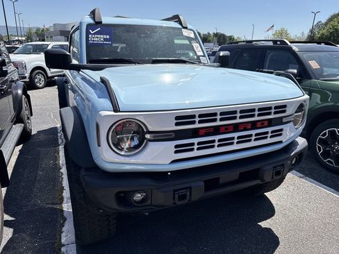 Used 2025 Ford Bronco Heritage Edition image 3