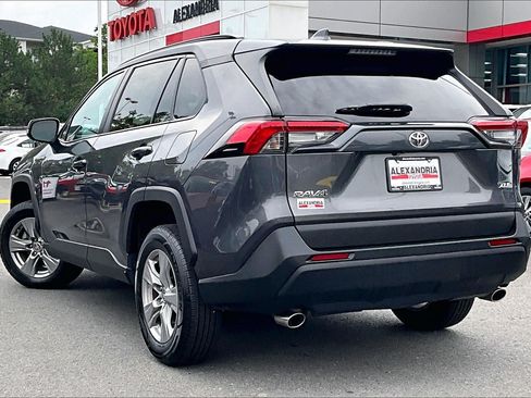 Used 2024 Toyota RAV4 XLE FWD image 11