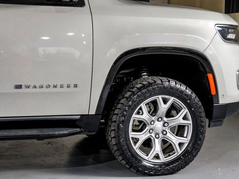 Used 2022 Jeep Wagoneer Series II image 7