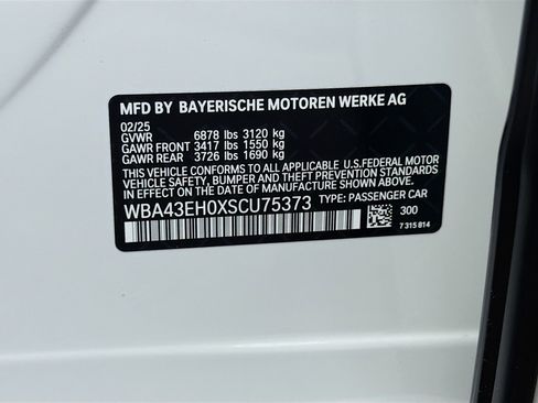 Used 2025 BMW 750e xDrive w/ Executive Package image 43