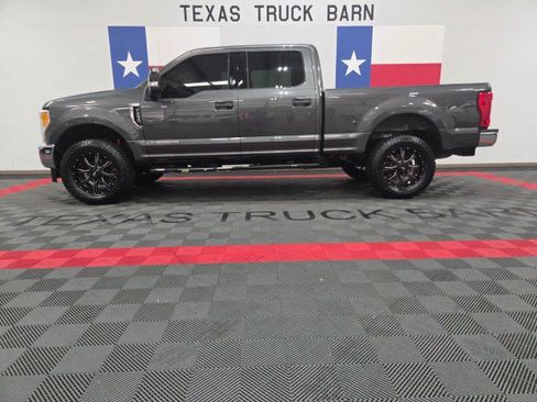 Used 2017 Ford F250 XLT w/ XLT Value Package AWD/4WD image 1
