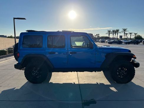 Used 2024 Jeep Wrangler Unlimited AWD/4WD image 6