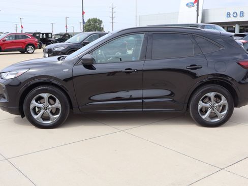 Used 2023 Ford Escape ST-Line w/ Tech Pack #1 image 9