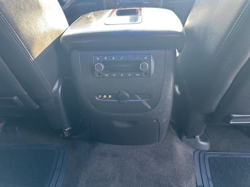 Used 2011 GMC Yukon Denali image 27