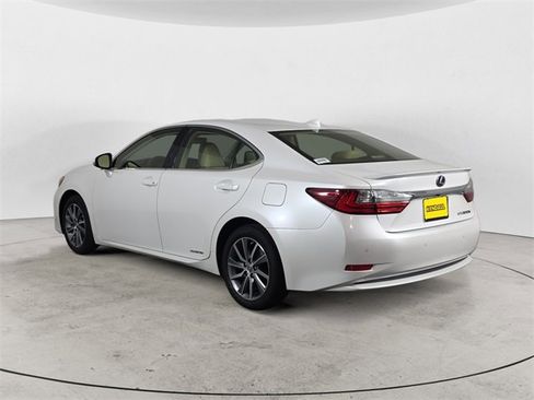 Used 2018 Lexus ES 300h image 3
