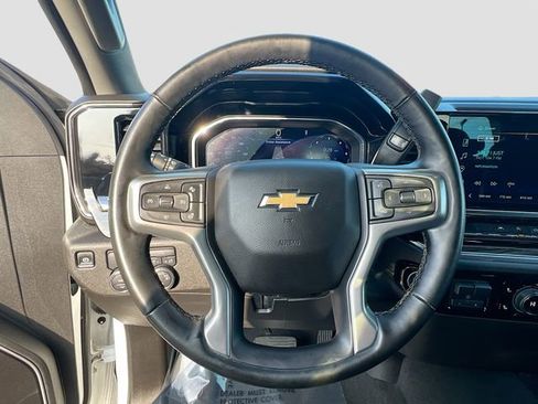 Used 2025 Chevrolet Silverado 1500 LT image 11
