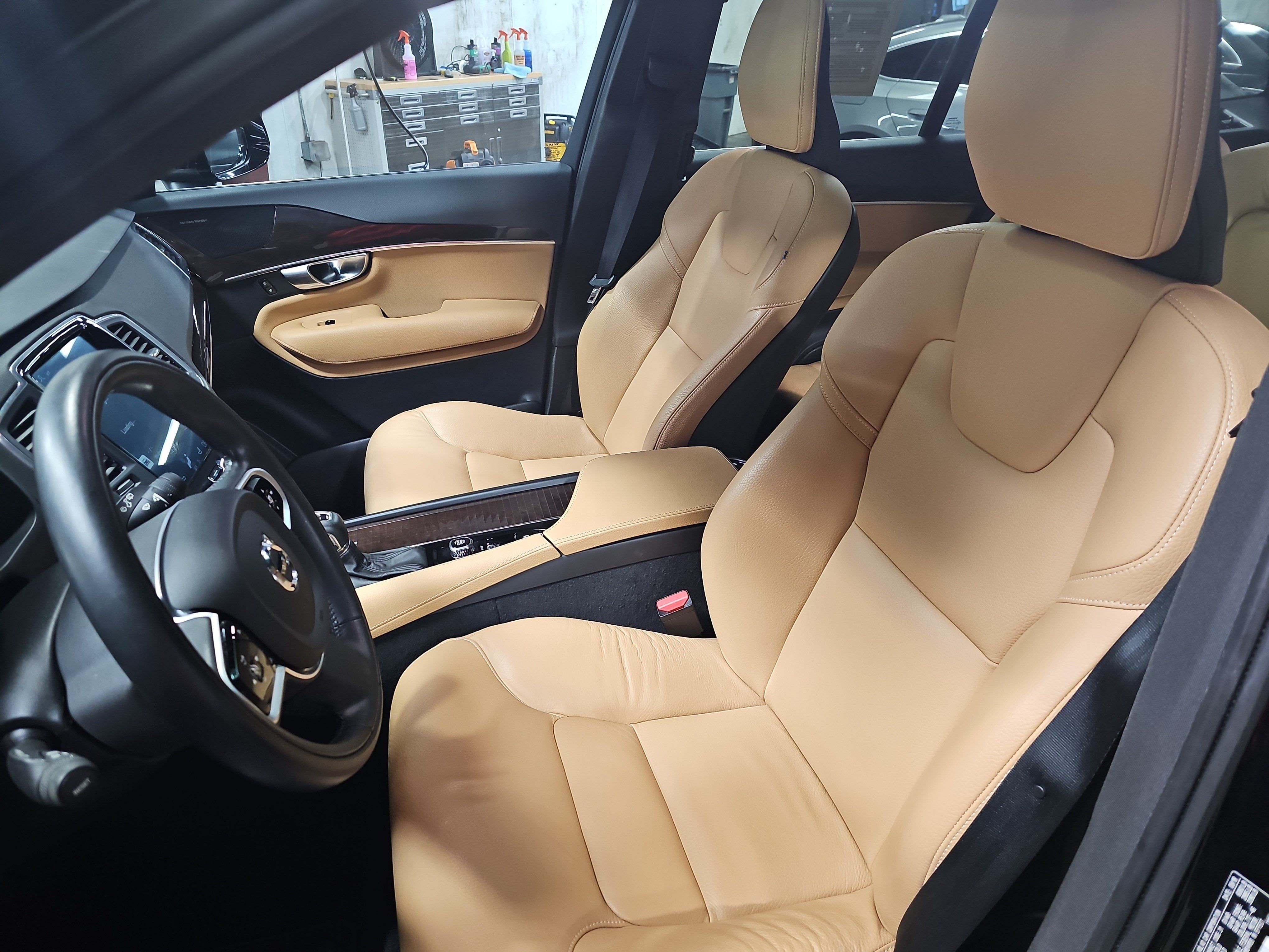 Used 2019 Volvo XC90 T6 Momentum w/ Advanced Package AWD/4WD image 17