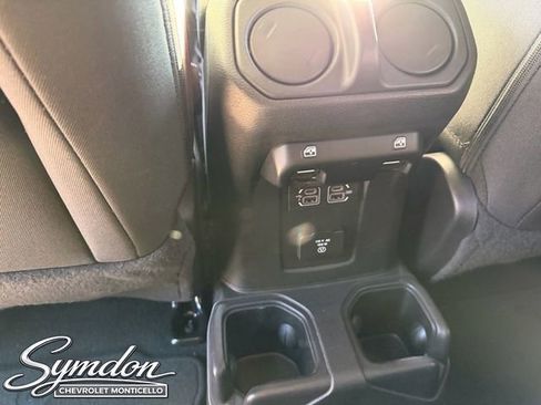 Used 2020 Jeep Wrangler Unlimited Sahara image 18