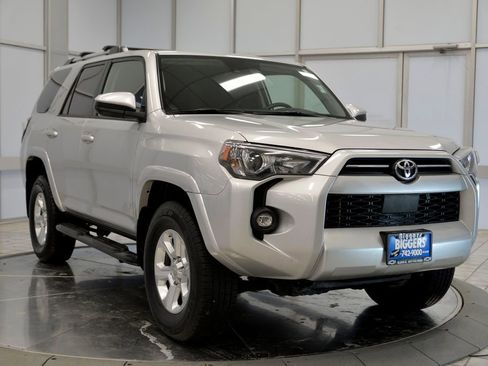 Used 2021 Toyota 4Runner SR5 image 2