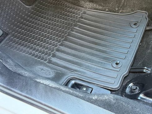 Used 2018 Subaru Forester 2.5i Premium w/ Protection Package #1 AWD/4WD image 16
