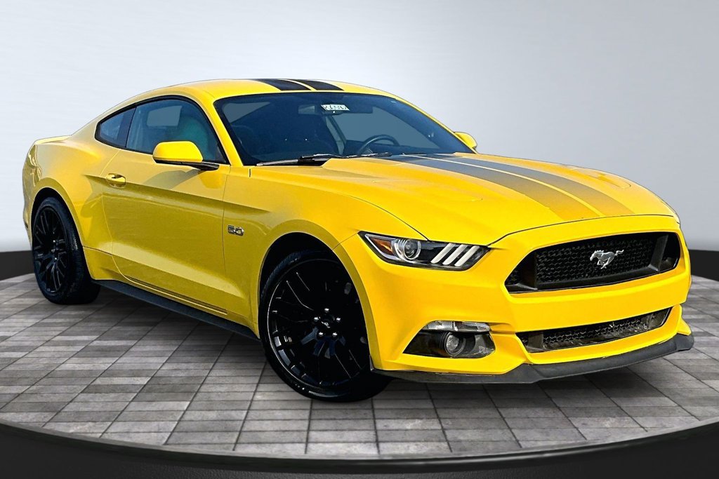 Used 2017 Ford Mustang GT w/ GT Performance Package RWD image 12