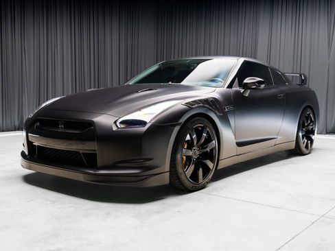 Used 2009 Nissan GT-R Premium AWD/4WD image 25