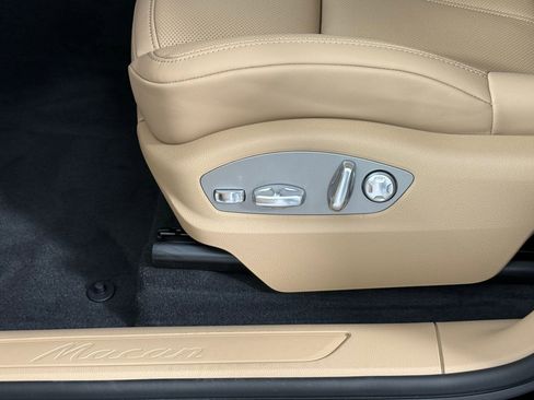 Certified 2026 Porsche Macan AWD/4WD image 15