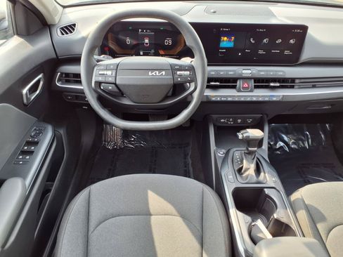 Used 2025 Kia K4 FWD image 2