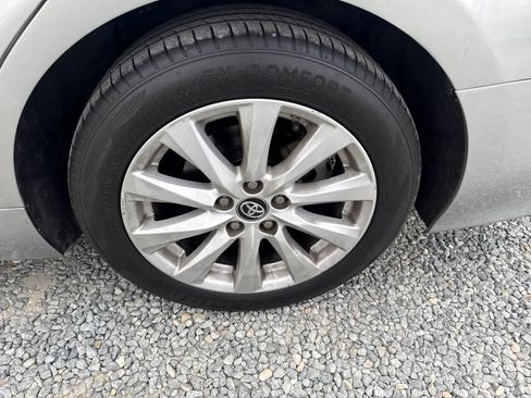 Used 2018 Toyota Camry LE FWD image 9