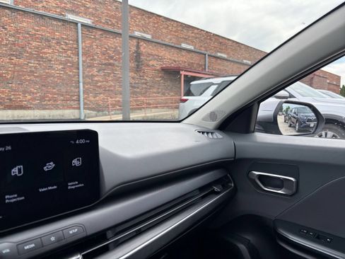 Used 2025 Kia K4 FWD image 33