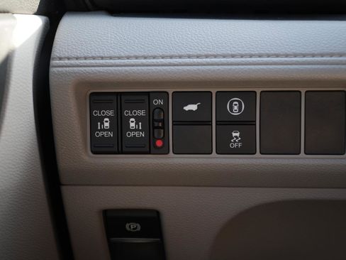 Used 2023 Honda Odyssey EX-L image 23