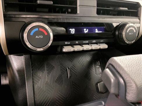 Certified 2025 Toyota Tacoma TRD Off-Road image 25