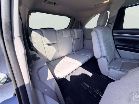 Used 2019 Toyota Highlander Limited AWD/4WD image 35