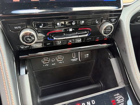 Used 2023 Jeep Grand Cherokee L Summit AWD/4WD image 29