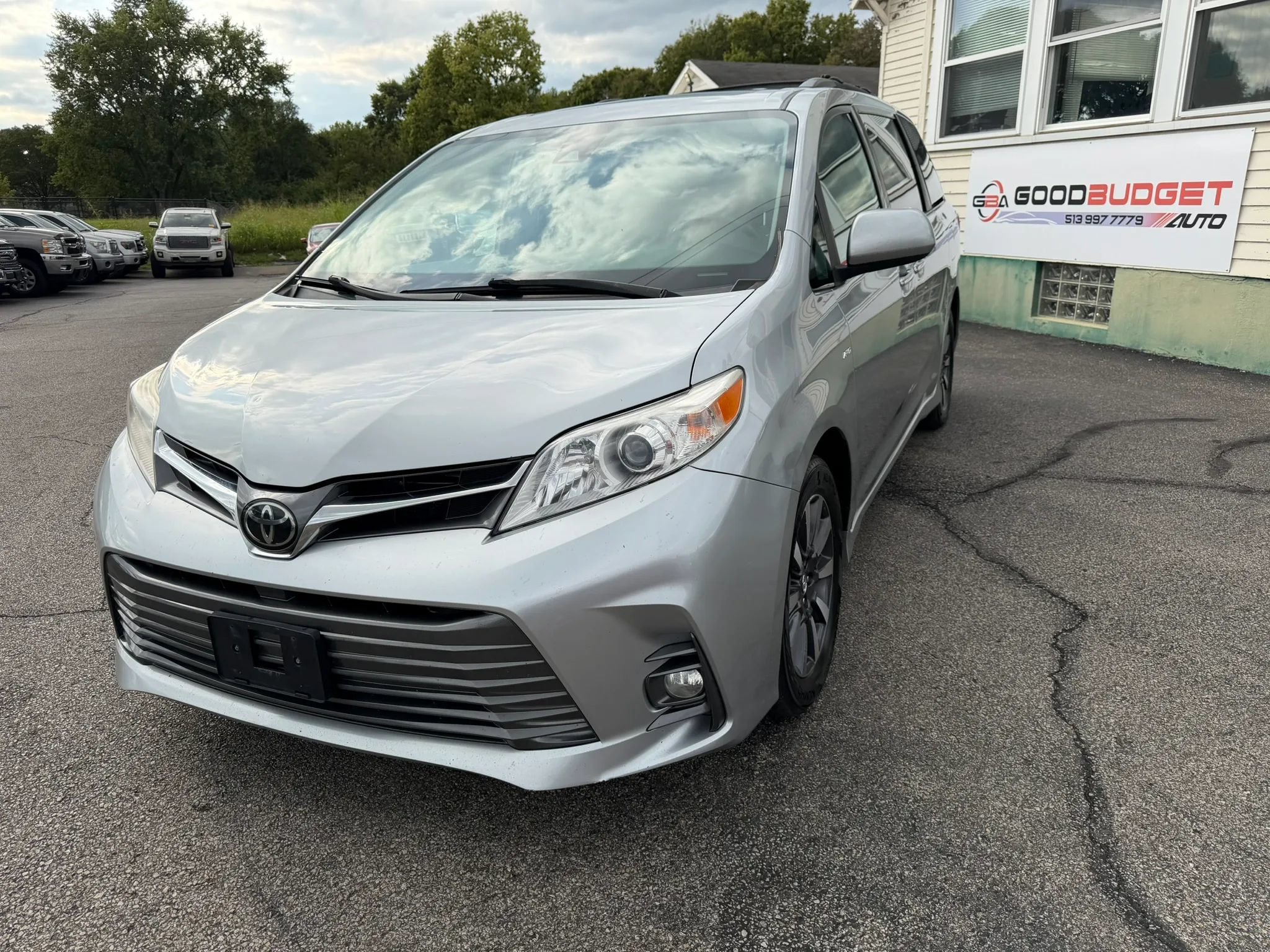 Used 2019 Toyota Sienna XLE Premium w/ Carpet Mat Package AWD/4WD image 1
