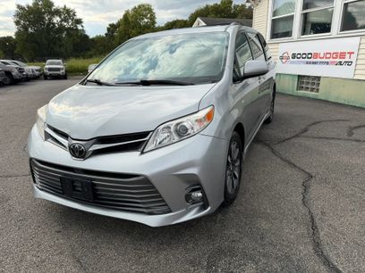 Used 2019 Toyota Sienna XLE Premium w/ Carpet Mat Package