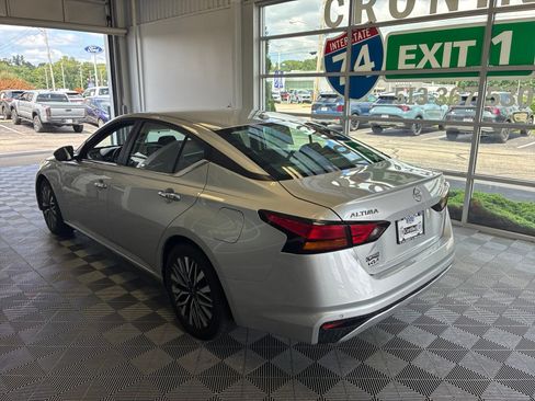 Used 2024 Nissan Altima 2.5 SV FWD image 4
