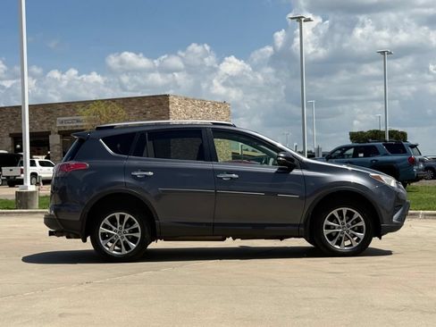 Used 2018 Toyota RAV4 Limited FWD image 6