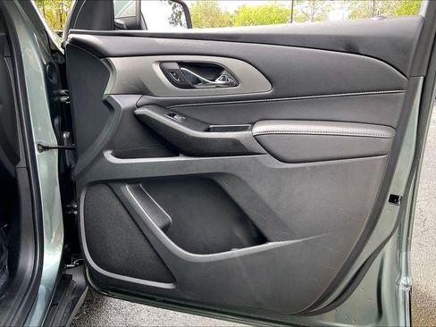 Certified 2023 Chevrolet Traverse LT FWD image 23