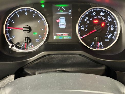 Used 2021 Toyota RAV4 XLE w/ Convenience Package FWD image 12