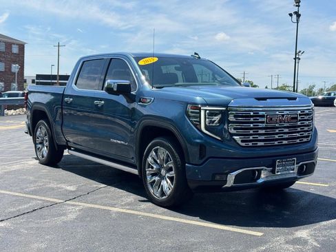 Used 2025 GMC Sierra 1500 Denali AWD/4WD image 2