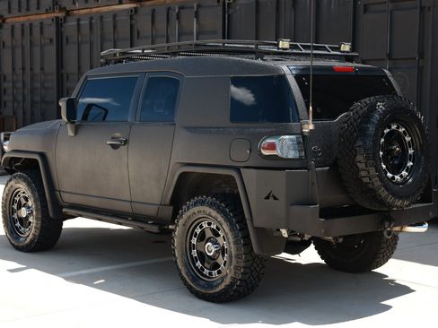 Used 2010 Toyota FJ Cruiser 4WD image 8