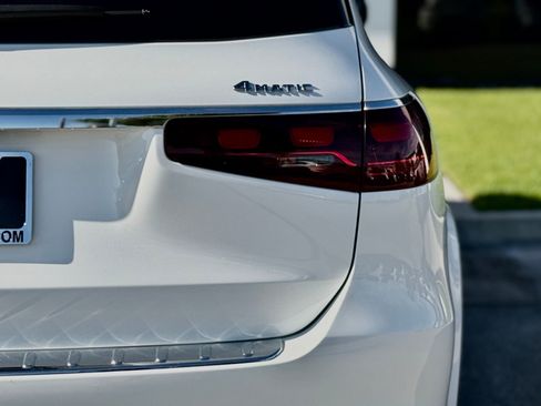 Used 2024 Mercedes-Benz GLS 450 4MATIC image 15