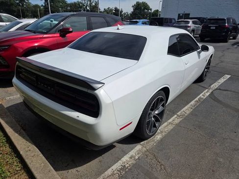 Used 2017 Dodge Challenger R/T Scat Pack w/ Leather Interior Group RWD image 6