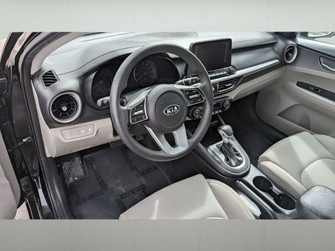 Used 2019 Kia Forte LXS image 10