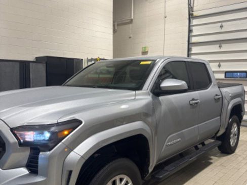 Used 2024 Toyota Tacoma SR5 w/ SR5 Upgrade Package image 13