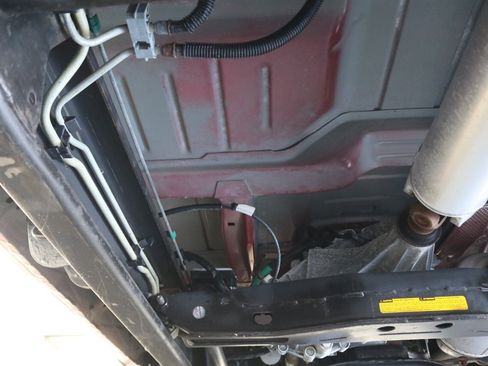 Used 2006 Chevrolet Silverado 2500 LT w/ Heavy-Duty Power Package image 28