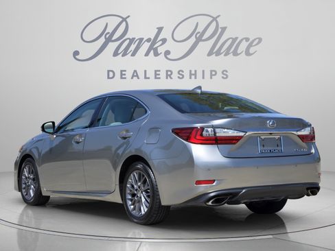 Used 2018 Lexus ES 350 w/ Premier Package FWD image 3