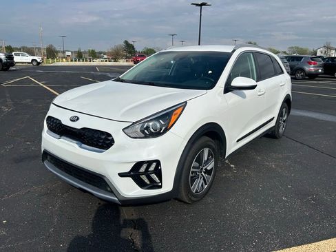 Used 2020 Kia Niro LXS image 5