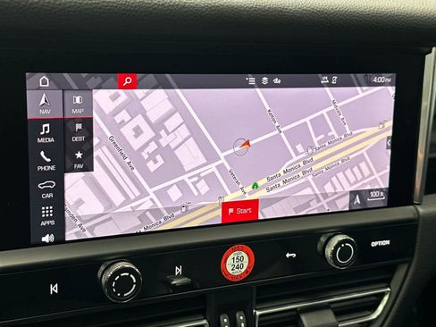 Certified 2025 Porsche Macan AWD/4WD image 21