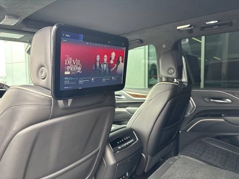 Used 2022 Cadillac Escalade Sport Platinum w/ LPO, ONYX Package AWD/4WD image 22
