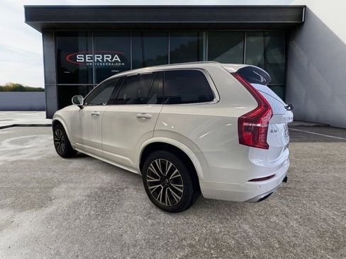 Used 2020 Volvo XC90 T6 Momentum image 2