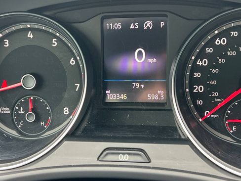 Used 2018 Volkswagen Atlas SEL FWD image 11