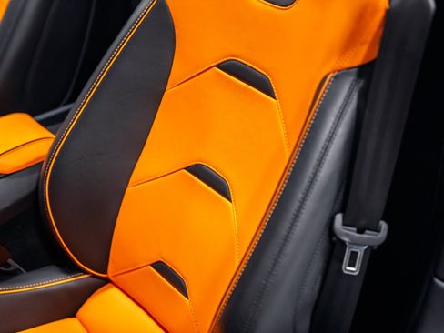Used 2021 Lamborghini Huracan EVO RWD image 17