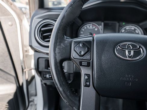 Used 2018 Toyota Tacoma TRD Off-Road image 28